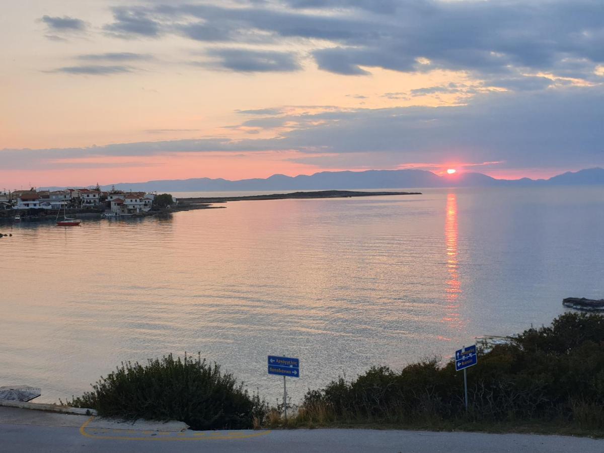 Sunset Holiday House Archangelos  Buitenkant foto