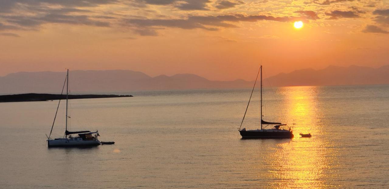Sunset Holiday House Archangelos  Buitenkant foto