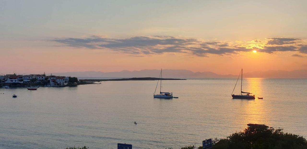 Sunset Holiday House Archangelos  Buitenkant foto