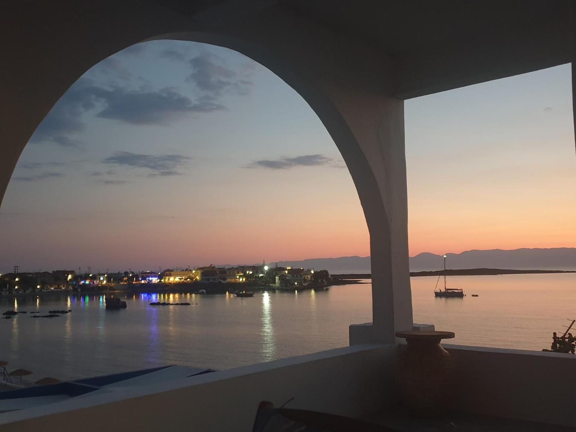 Sunset Holiday House Archangelos  Buitenkant foto